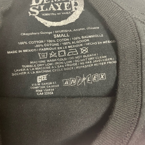 Anime demon slayer‎ manga graphic Tshirt adult size small - Picture 3 of 3